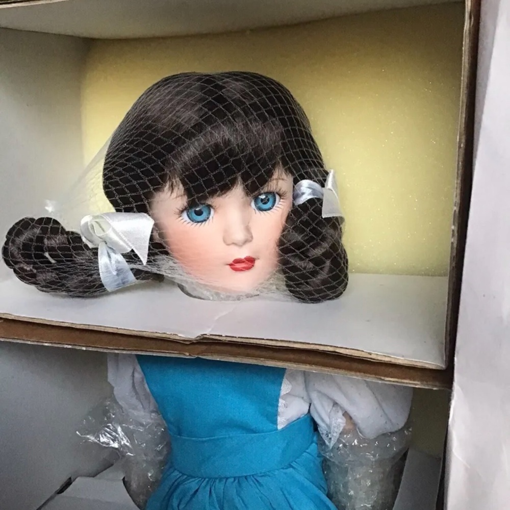 Madame Alexander doll 15" Porcelain Margaret 75th Anniversary as a doll maker